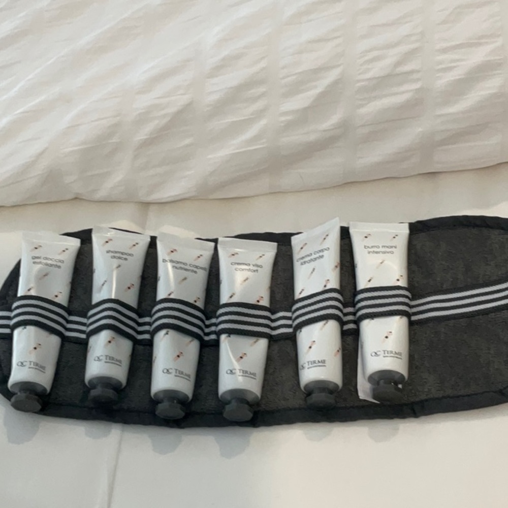 QC SPAS AND RESORTS 6 40 MI TUBES OF PRODUCT NWT